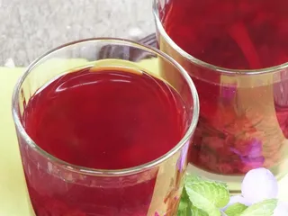 Kompot rabarbarowy z dodatkiem jagód - 3