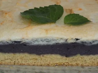 Ciasto z budyniowo-jagodową masą i delikatną pianką - 18