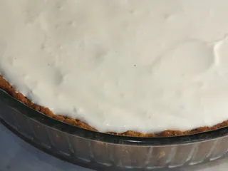 Tarta z jagodową bezą i śmietanką - 12