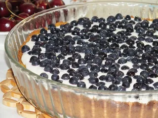 Tarta z jagodową bezą i śmietanką - 14