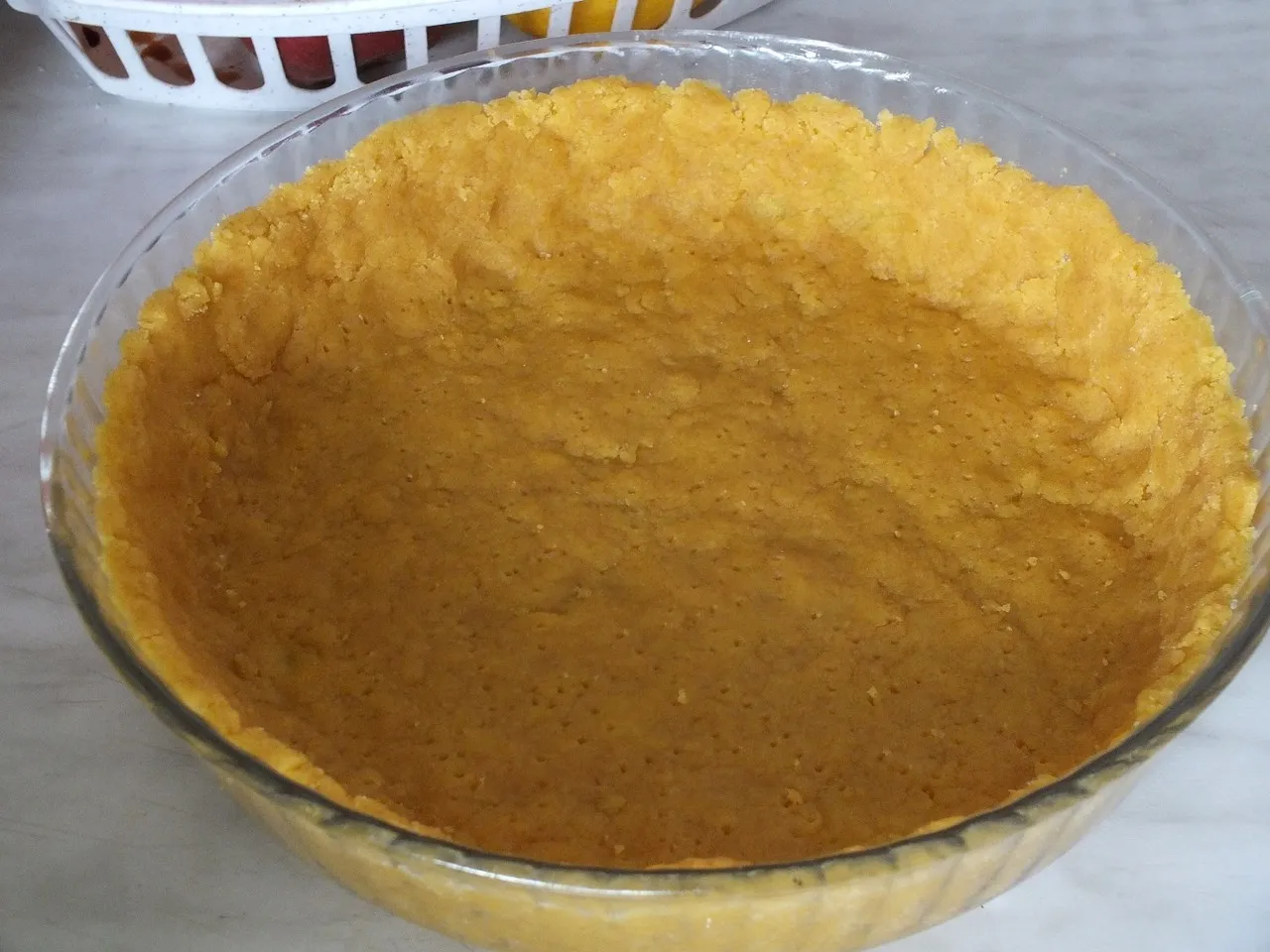 Tarta z jagodową bezą i śmietanką