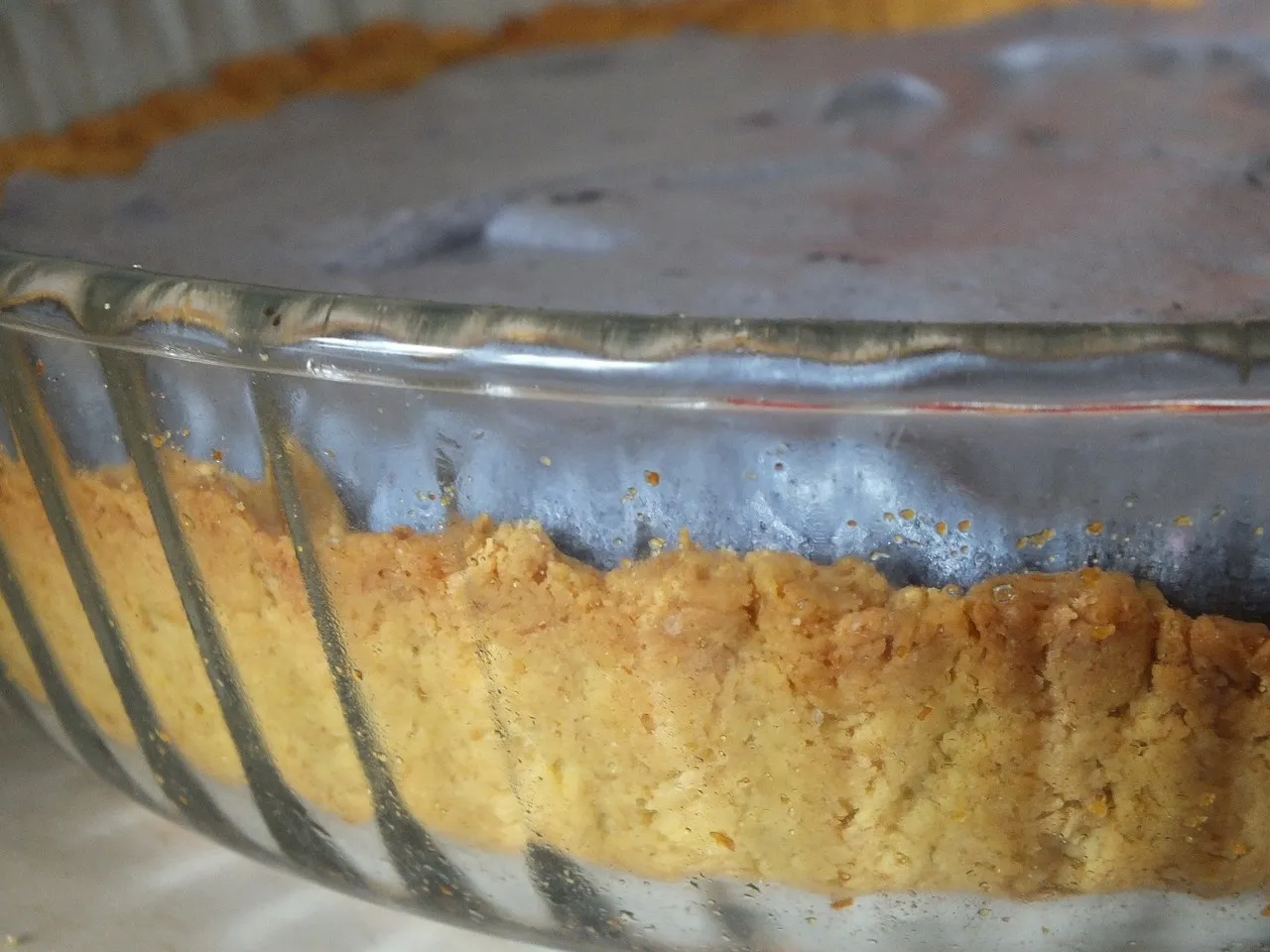 Tarta z jagodową bezą i śmietanką