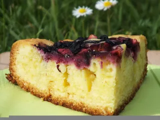 Ciasto na oleju z jabłkami i jagodami - 2