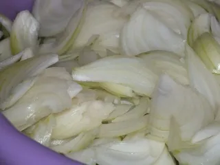 Sałatka z zielonych pomidorów i ogórków - 9