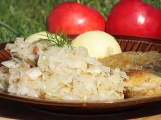 Biała kapusta duszona z jabłkami - 13