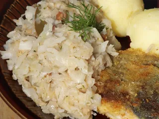 Biała kapusta duszona z jabłkami - 15