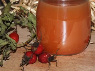 Sok z owoców dzikiej róży - 11