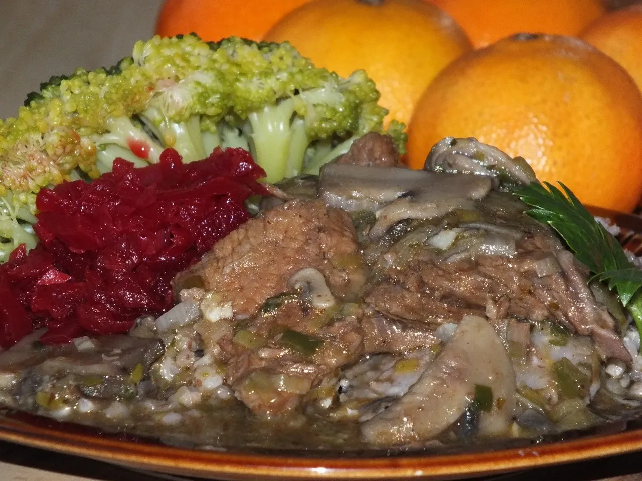 Wołowina z pieczarkami i porem w sosie