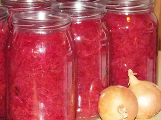 Czerwona kapusta kiszona z marchewką i cebulą - 21