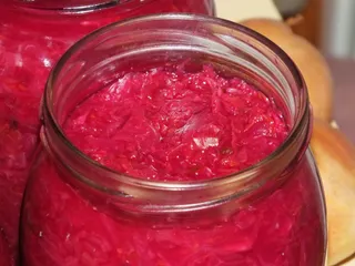 Czerwona kapusta kiszona z marchewką i cebulą - 22