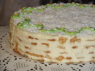 Delikatny torcik przekładany budyniowo-kokosową masą - 2