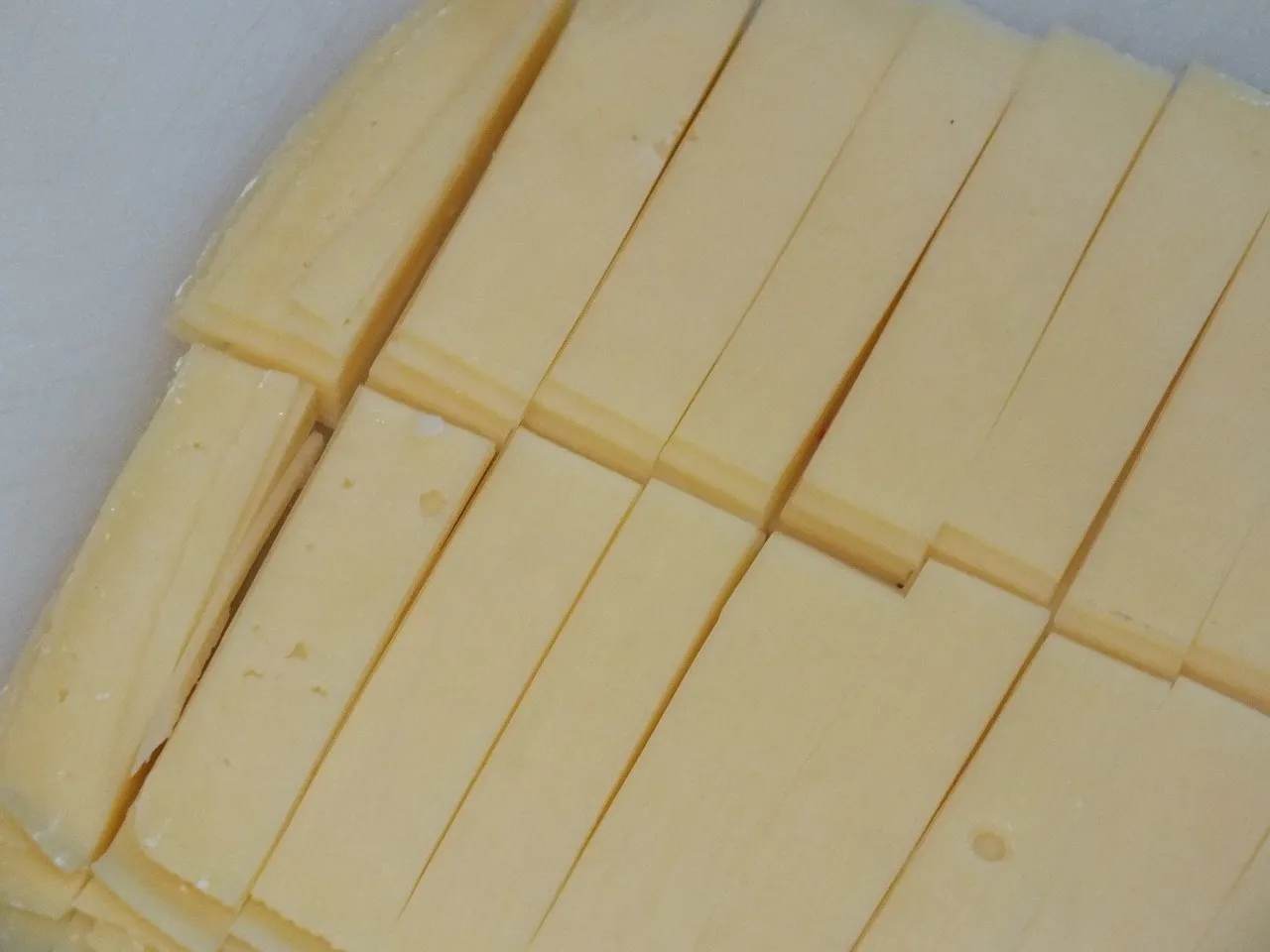 Zapiekanka makaronowa z szynką pod beszamelem