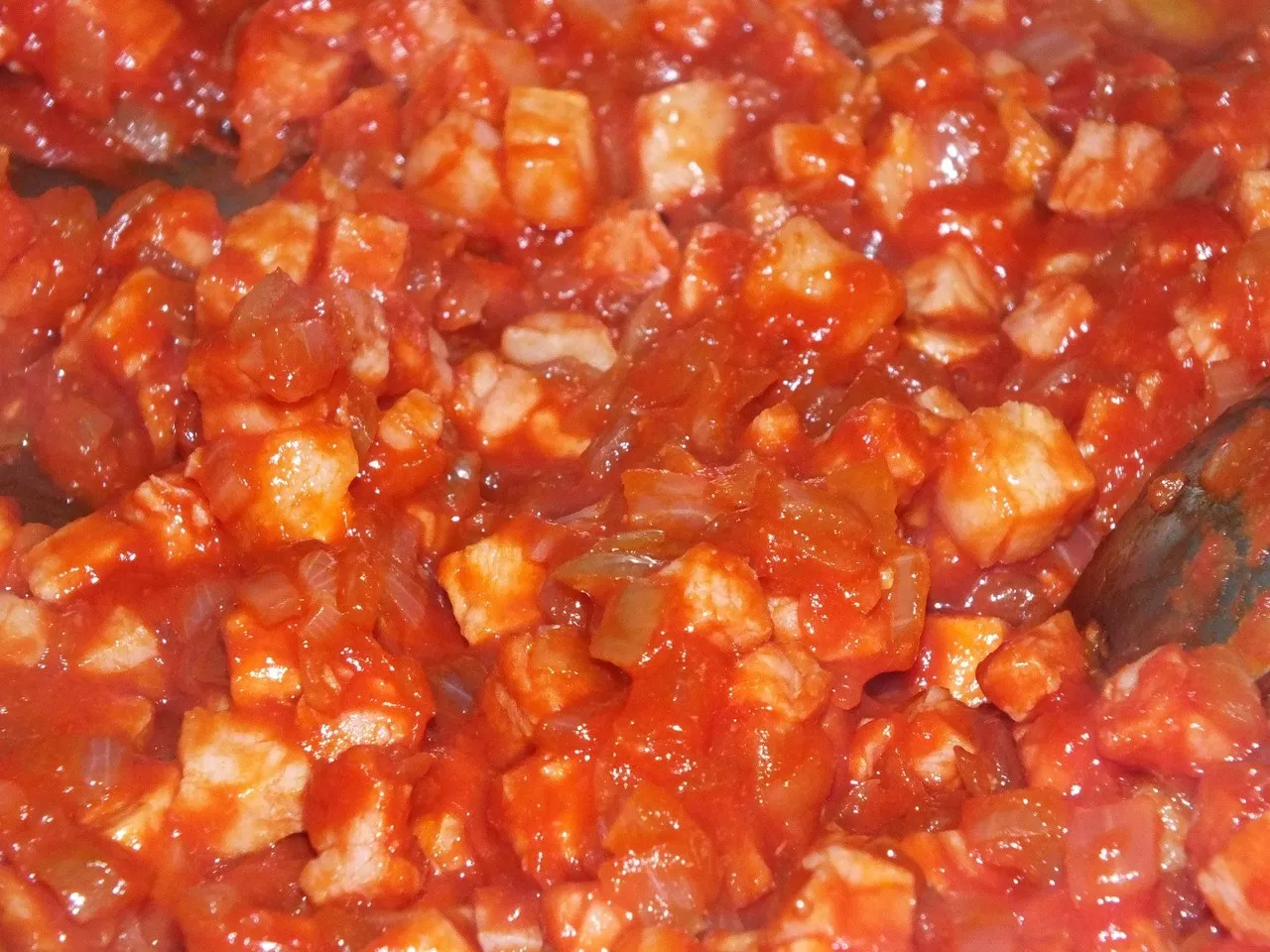 Zapiekanka makaronowa z szynką pod beszamelem