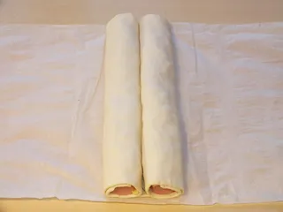 Ślimaczki z ciasta francuskiego z parówką - 11