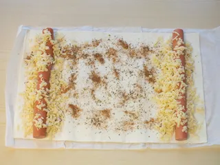 Ślimaczki z ciasta francuskiego z parówką - 9