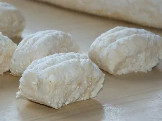 Pierogi leniwe z serem - 9