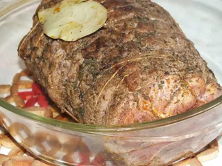 Aromatyczny karczek szpikowany czosnkiem - 15