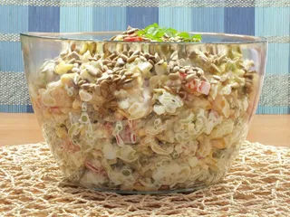 Sałatka czosnkowa z makaronem tortellini - 13