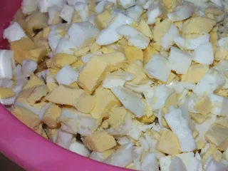 Sałatka czosnkowa z makaronem tortellini - 6