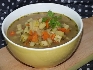 Zupa jarzynowa na wywarze z karpia - 1