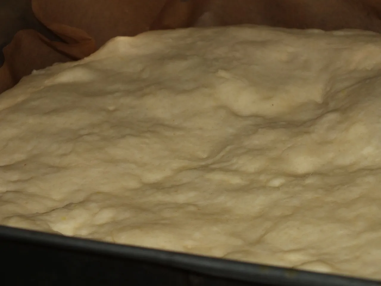 Ciasto drożdżowe z aronią i kruszonką