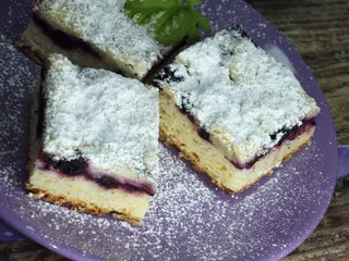 Ciasto drożdżowe z aronią i kruszonką - 18