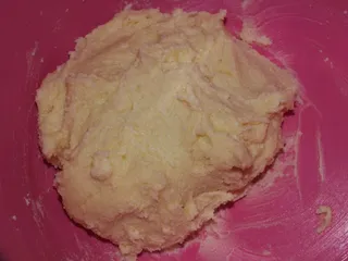 Ciasto drożdżowe z aronią i kruszonką - 9