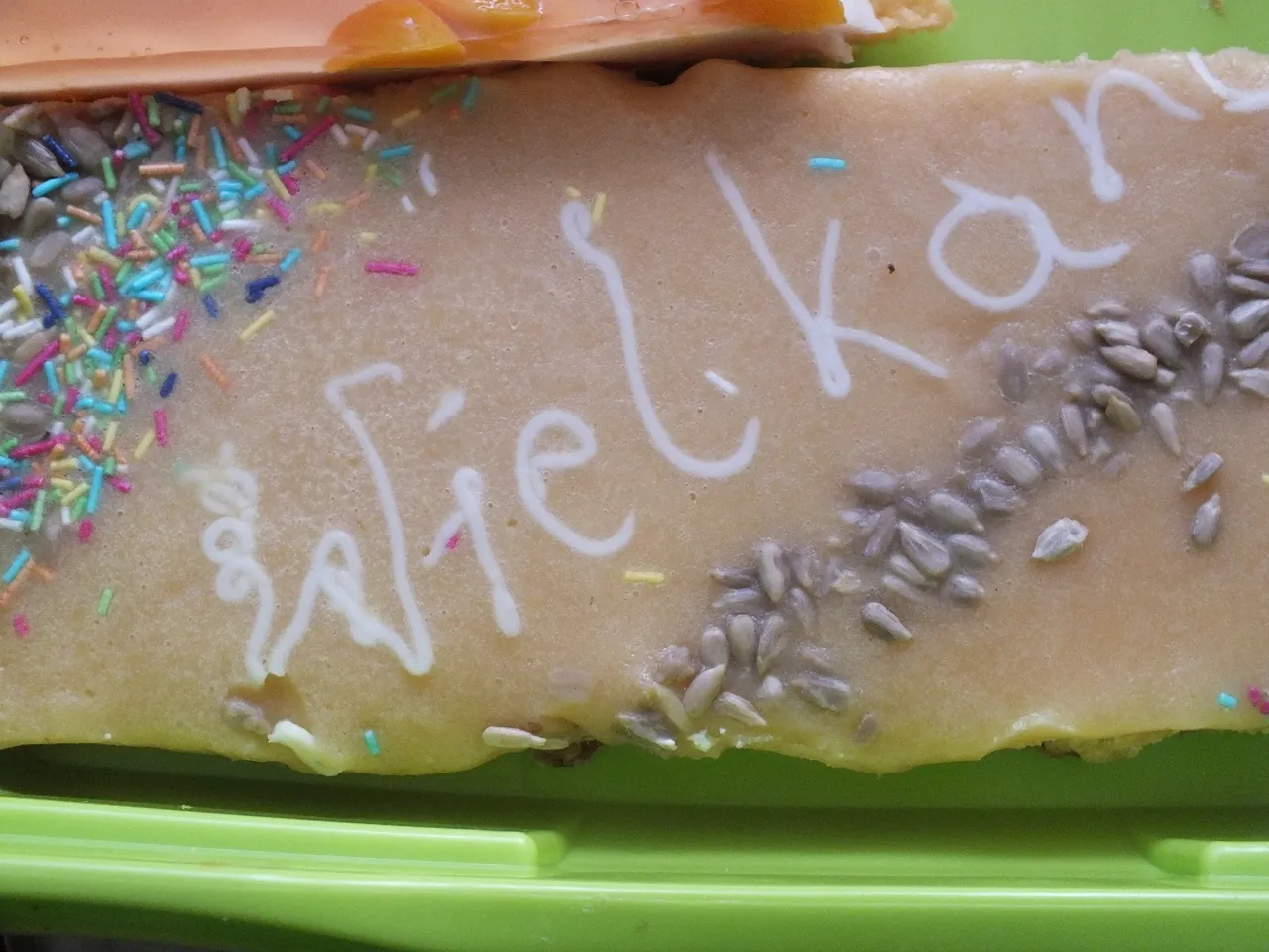 Mazurek krówkowy ze słonecznikiem