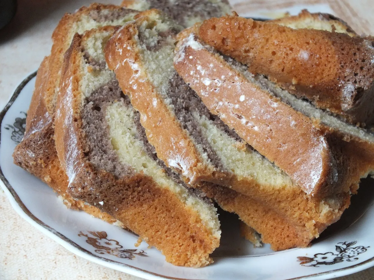 Maślana babka z dodatkiem kakao