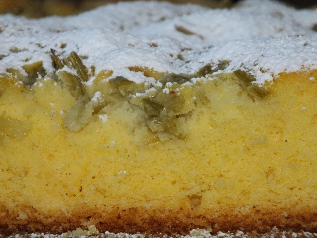 Ciasto kukurydziane z rabarbarem