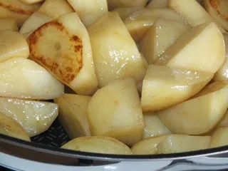 Golonka pieczona z ziemniakami i pieczarkami - 14