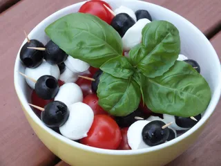 Mini szaszłyki z serem mozzarella - 3