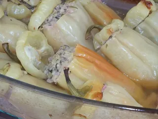 Papryka stożkowa faszerowana mielonym mięsem i cukinią - 22