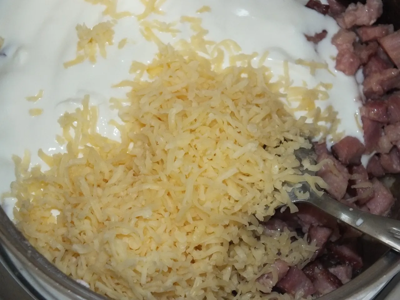 Zapiekanka makaronowo-szpinakowa z wędzonym boczkiem