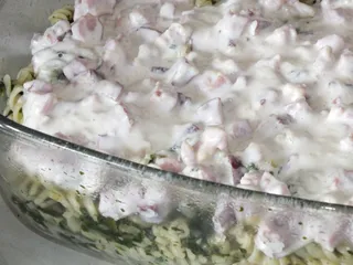 Zapiekanka makaronowo-szpinakowa z wędzonym boczkiem - 18