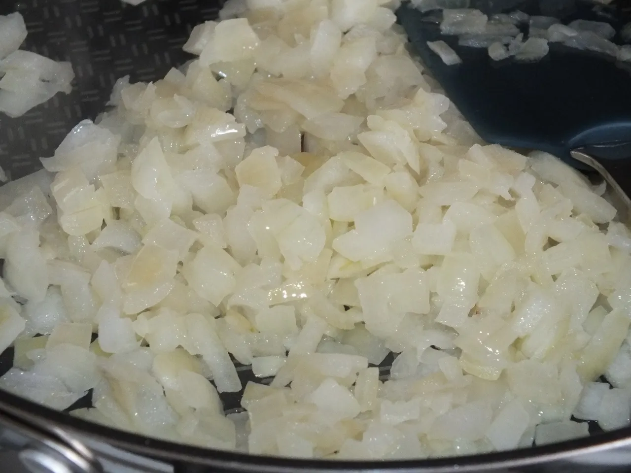 Zapiekanka makaronowo-szpinakowa z wędzonym boczkiem