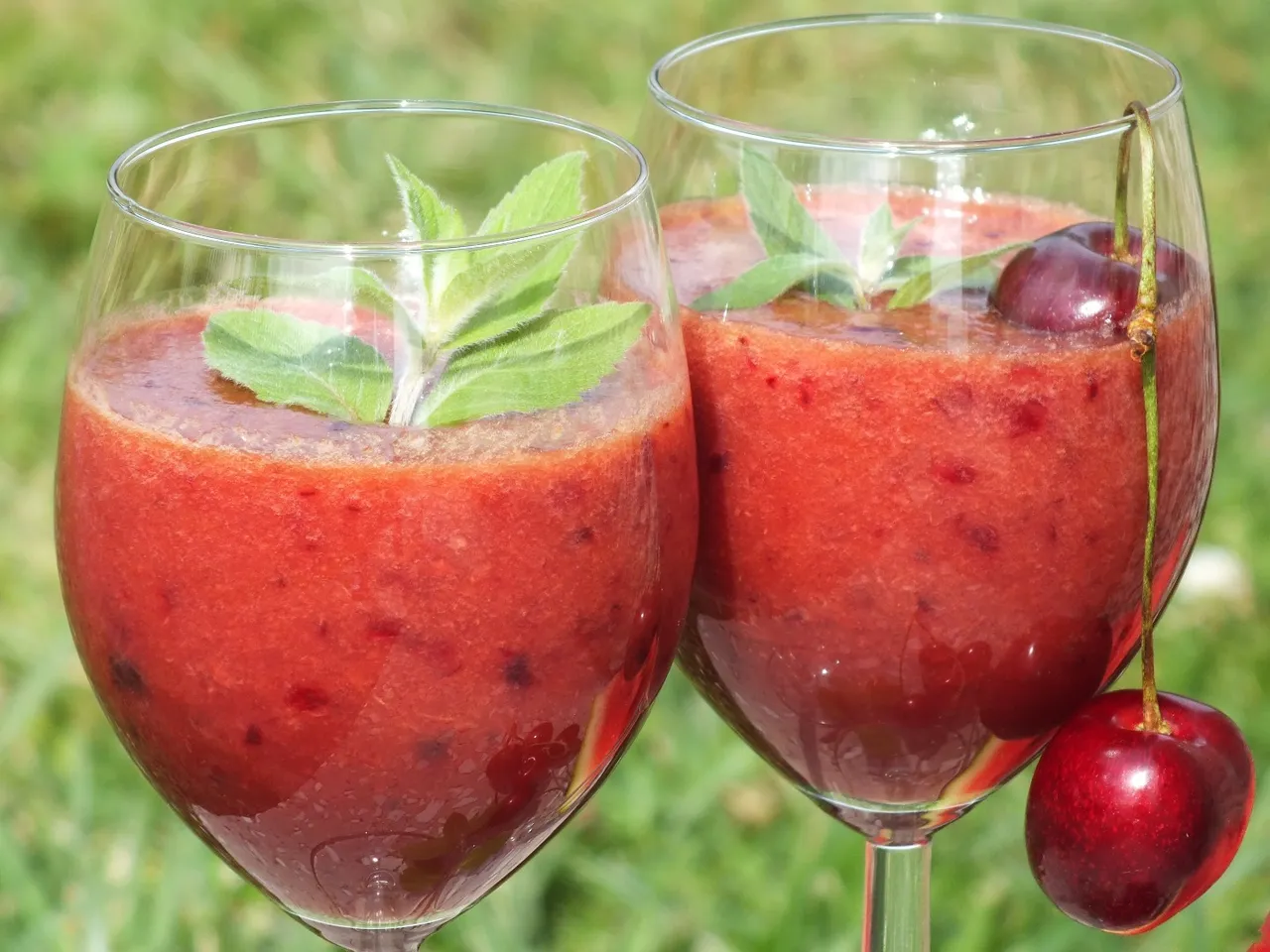 Smoothie z arbuza i czereśni