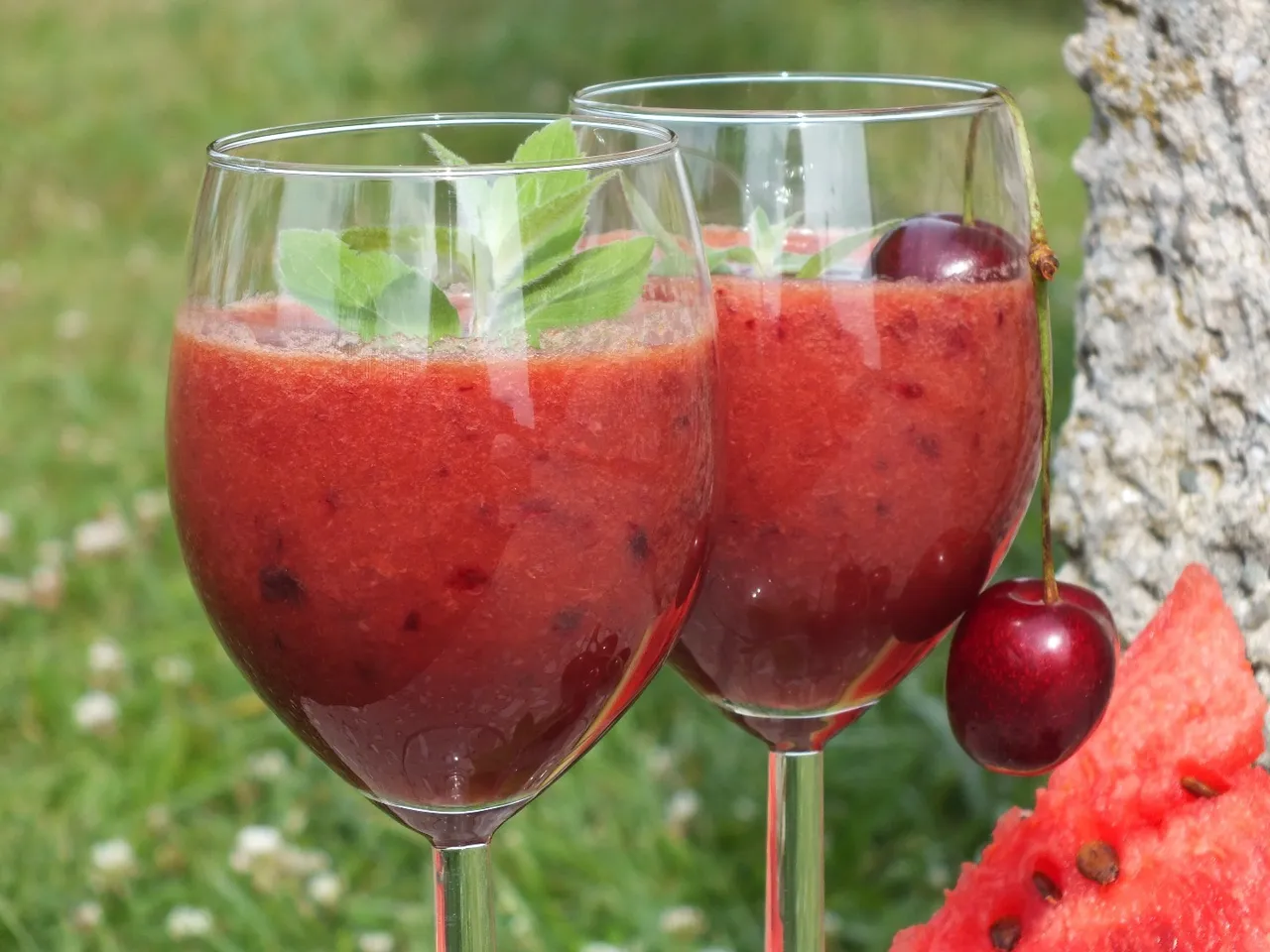 Smoothie z arbuza i czereśni