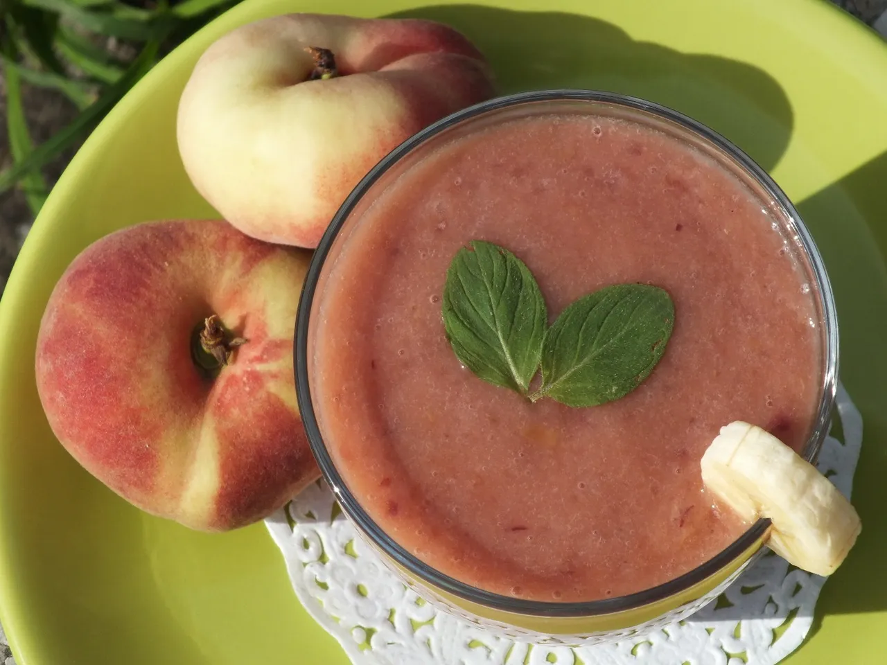 Arbuzowo-brzoskwiniowe smoothie z bananem