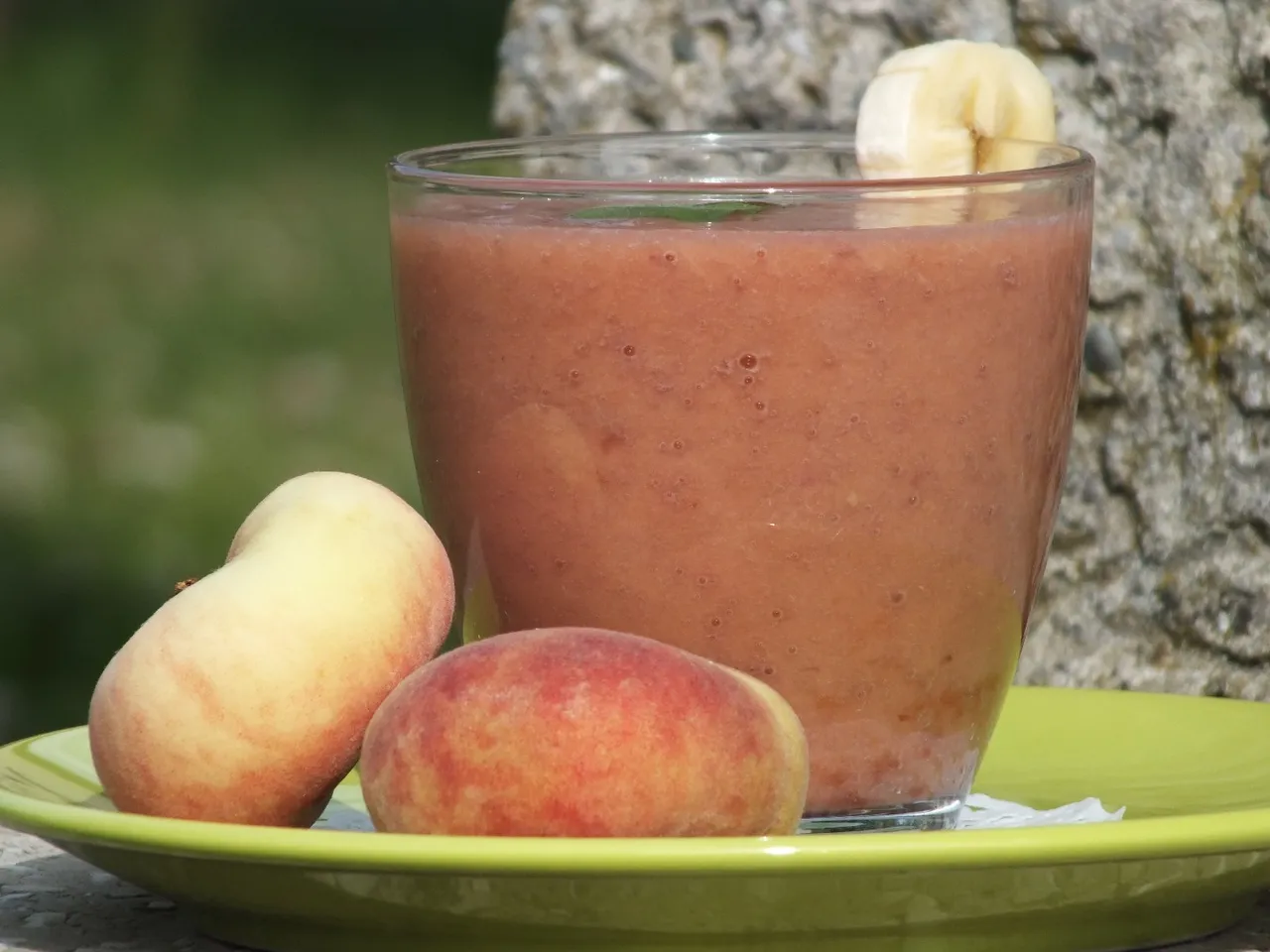 Arbuzowo-brzoskwiniowe smoothie z bananem