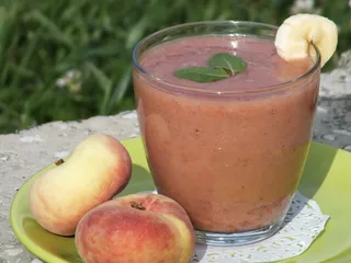 Arbuzowo-brzoskwiniowe smoothie z bananem - 9