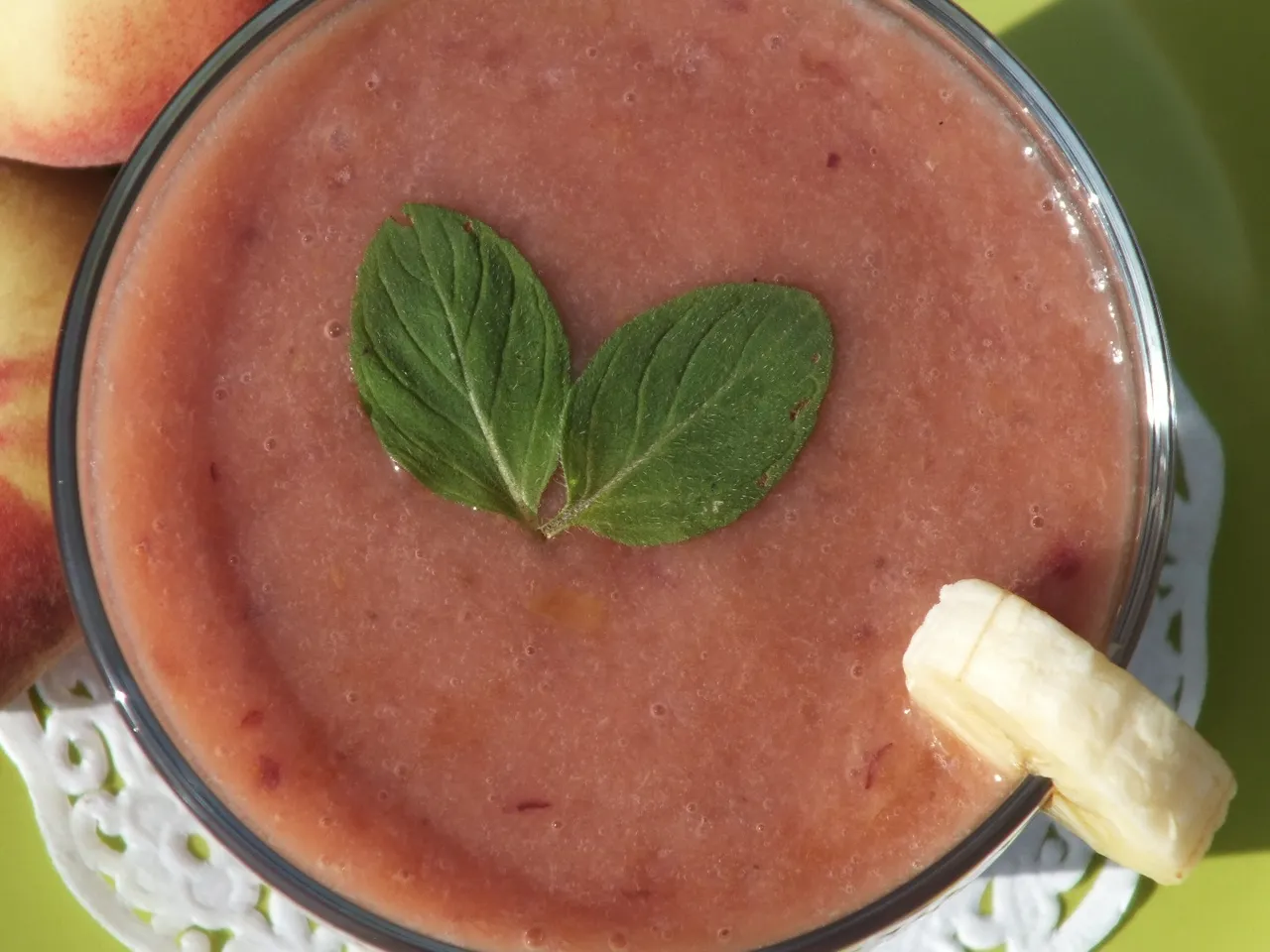Arbuzowo-brzoskwiniowe smoothie z bananem