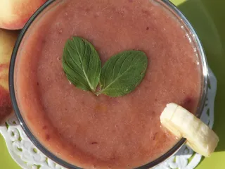 Arbuzowo-brzoskwiniowe smoothie z bananem - 10