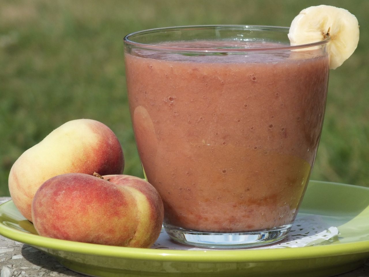 Arbuzowo-brzoskwiniowe smoothie z bananem
