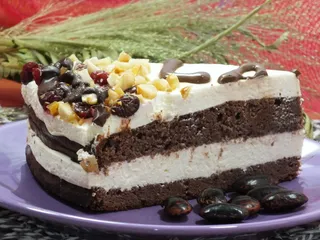 Fasolowo-bananowe ciasto z delikatną białą masą - 1