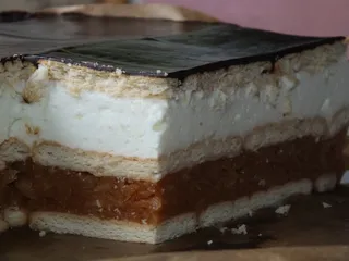 Jabłecznik na herbatnikach bez pieczenia - 3