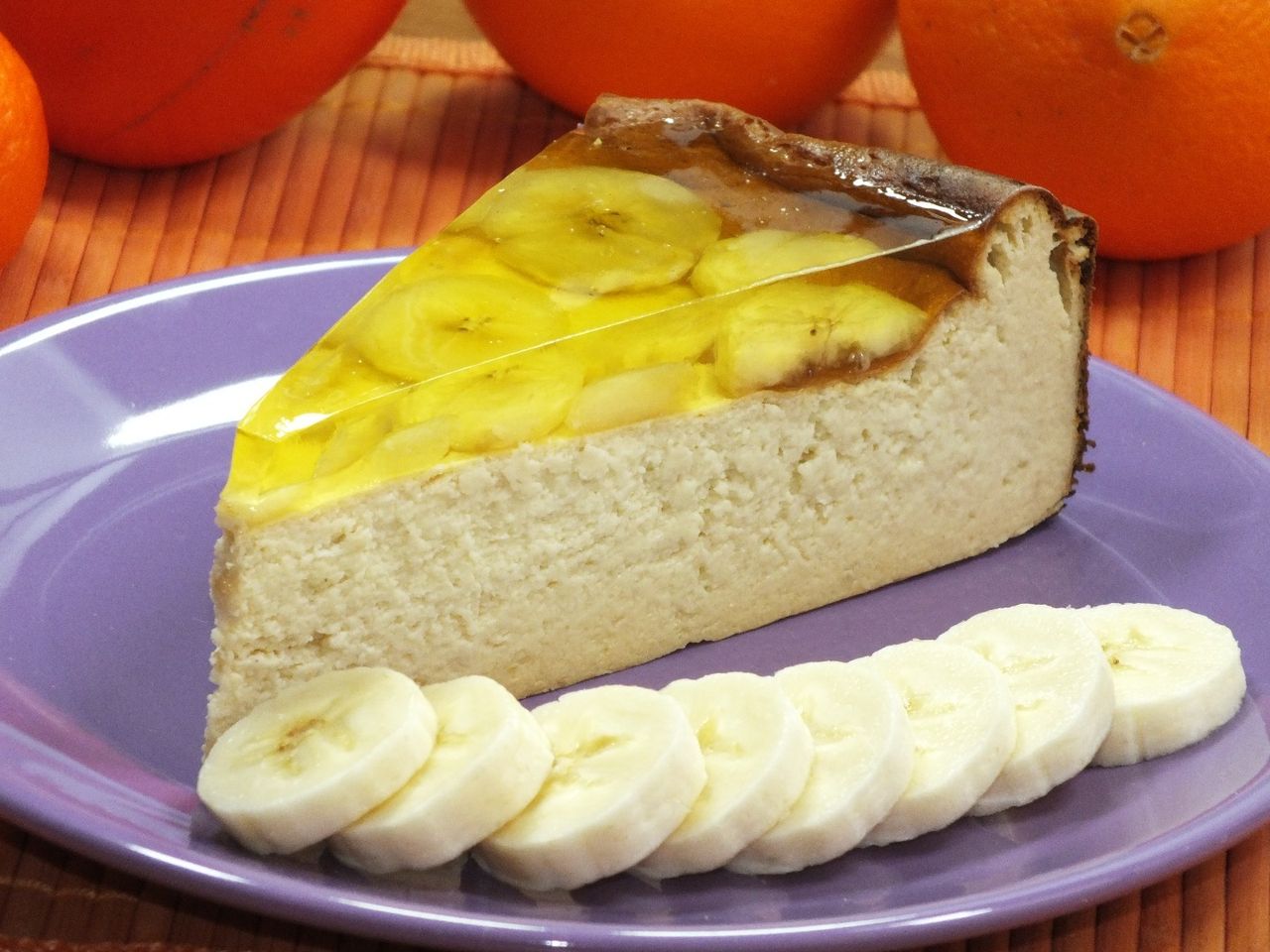 Bananowy sernik z galaretką