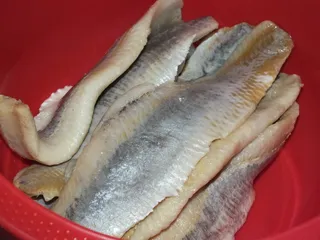 Śledzie w oleju na kolorowo - 4