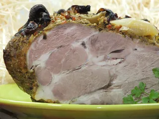 Karczek pieczony z cebulą i pieczarkami - 2