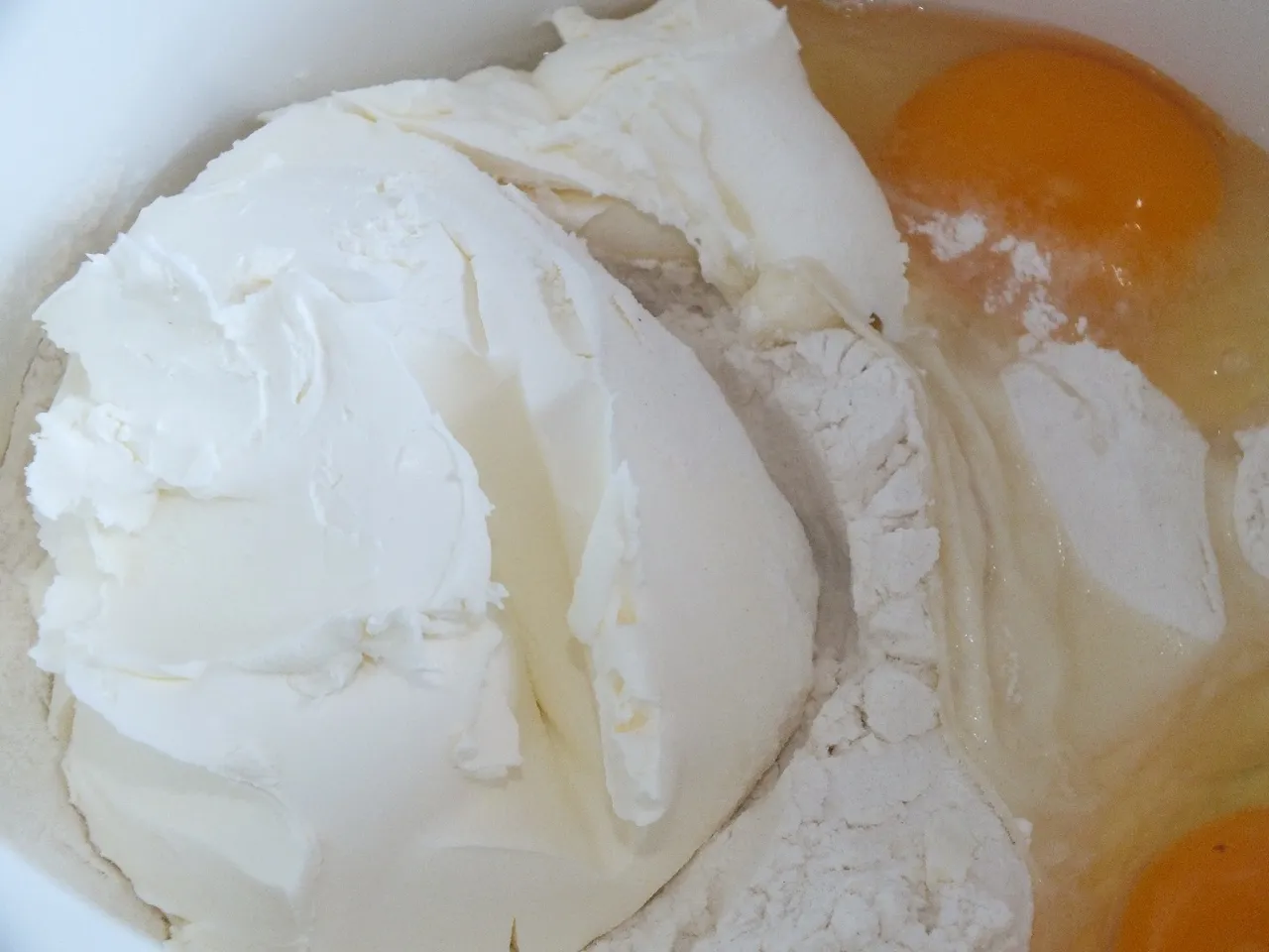 Delikatne pączki z serkiem mascarpone